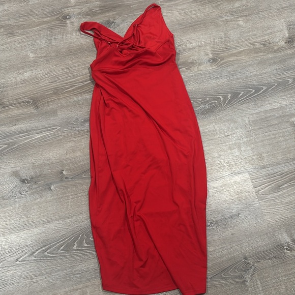 Red Dress - Picture 2 of 2